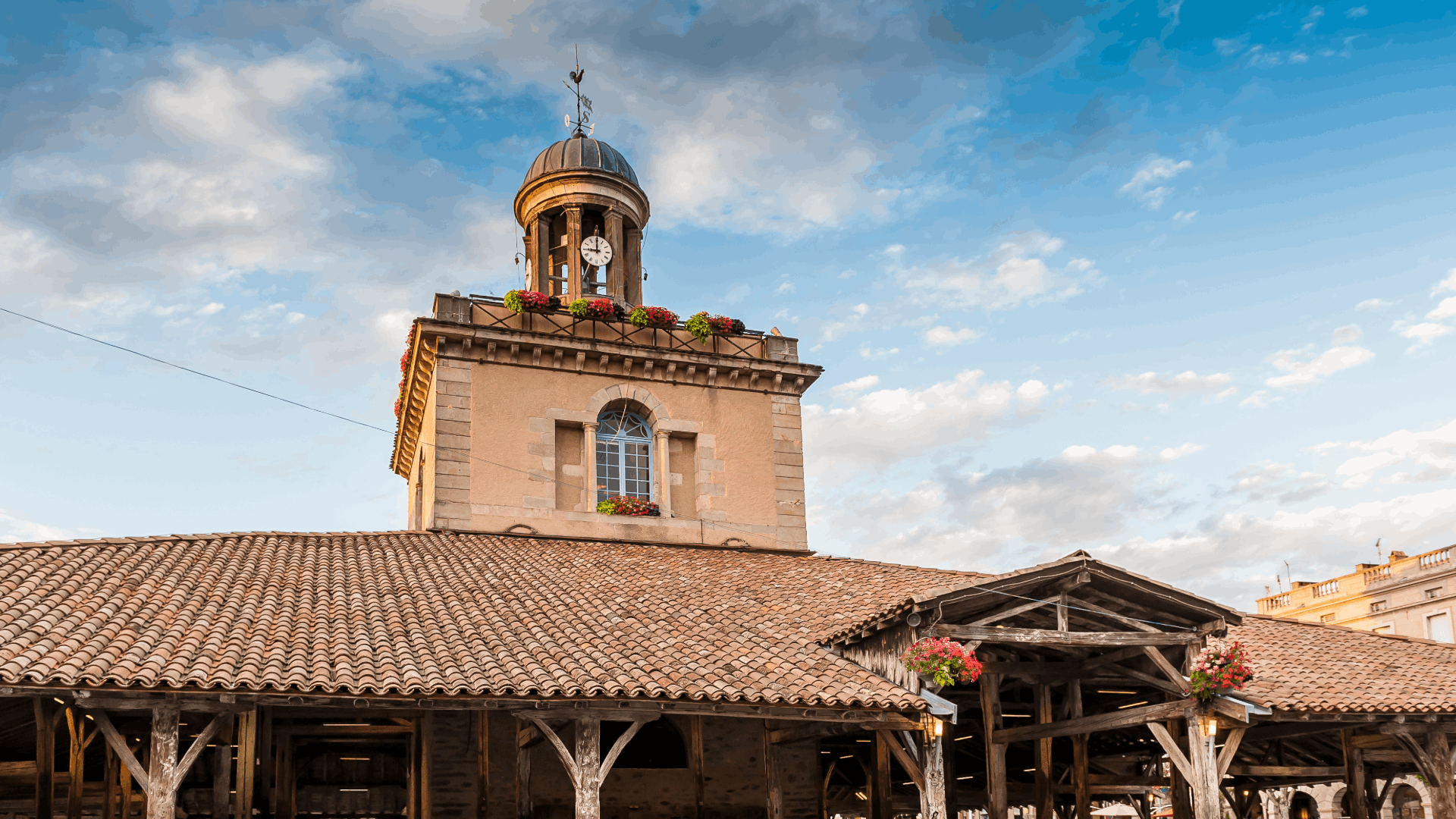 La halle centrale et le Beffroi de Revel
