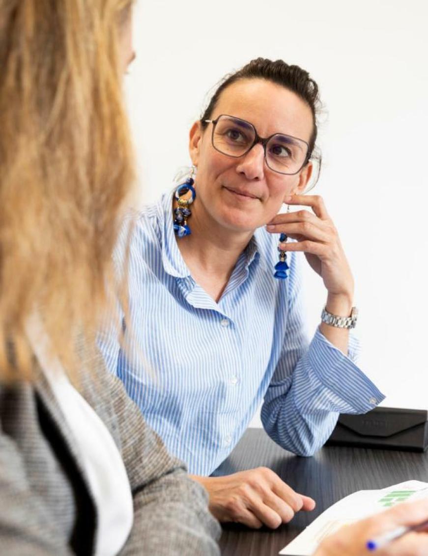 une conseillère et sa cliente